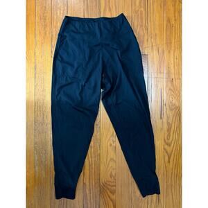 Black yoga pants